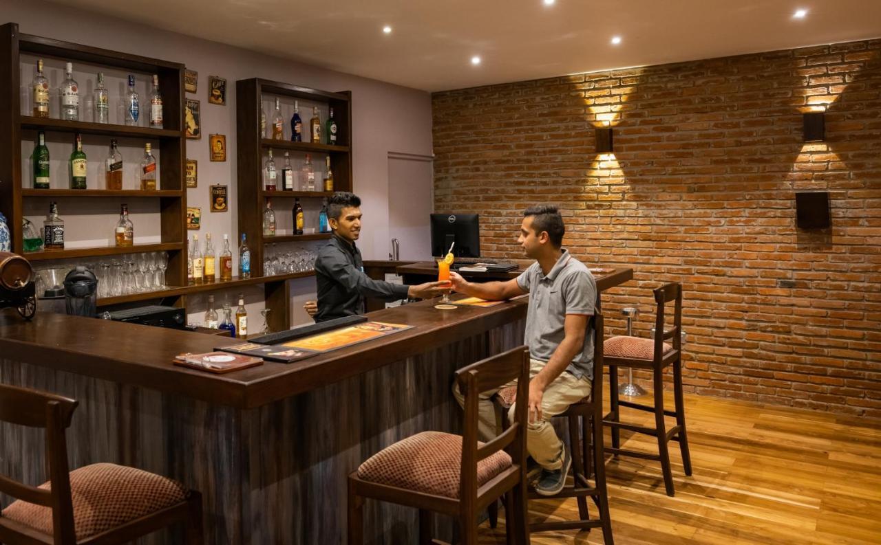 נוארה אליה Galway Heights Hotel מראה חיצוני תמונה