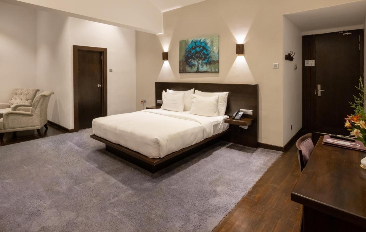 נוארה אליה Galway Heights Hotel מראה חיצוני תמונה