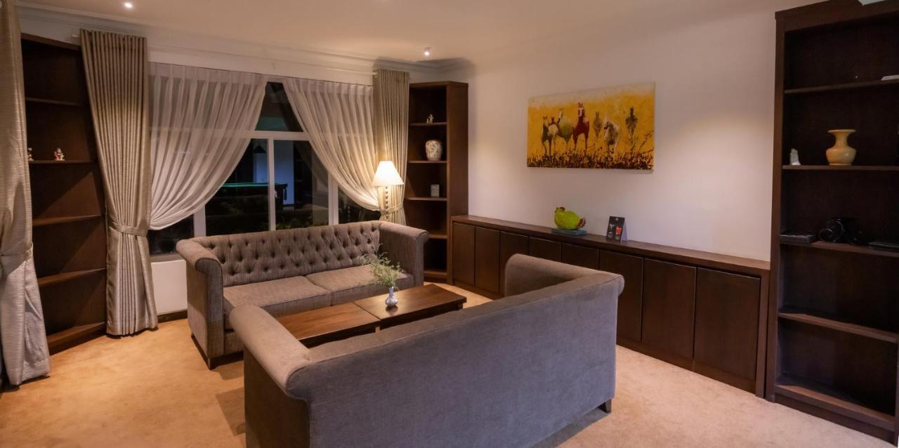 נוארה אליה Galway Heights Hotel מראה חיצוני תמונה