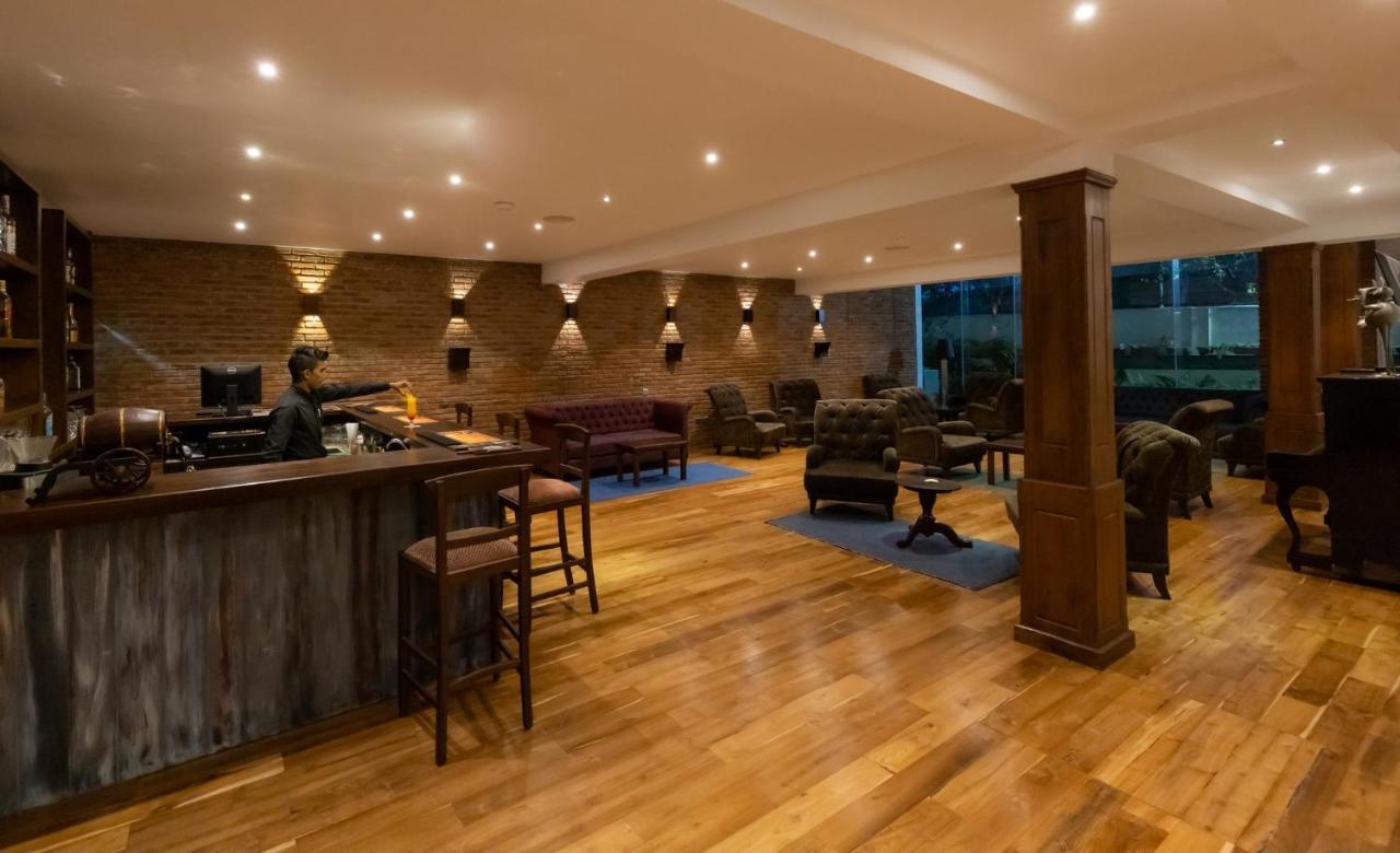 נוארה אליה Galway Heights Hotel מראה חיצוני תמונה