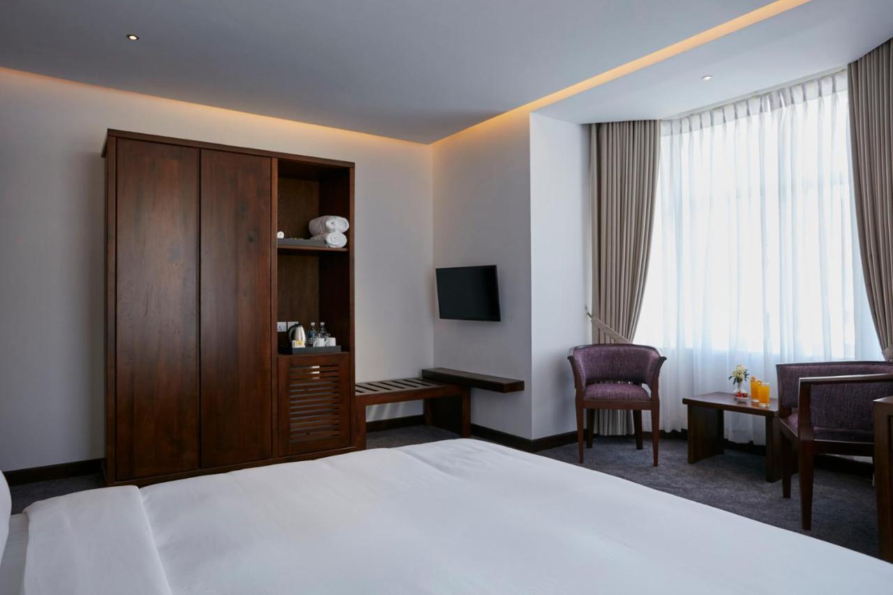 נוארה אליה Galway Heights Hotel מראה חיצוני תמונה