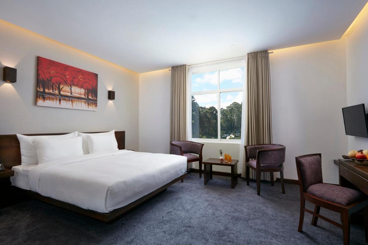 נוארה אליה Galway Heights Hotel מראה חיצוני תמונה