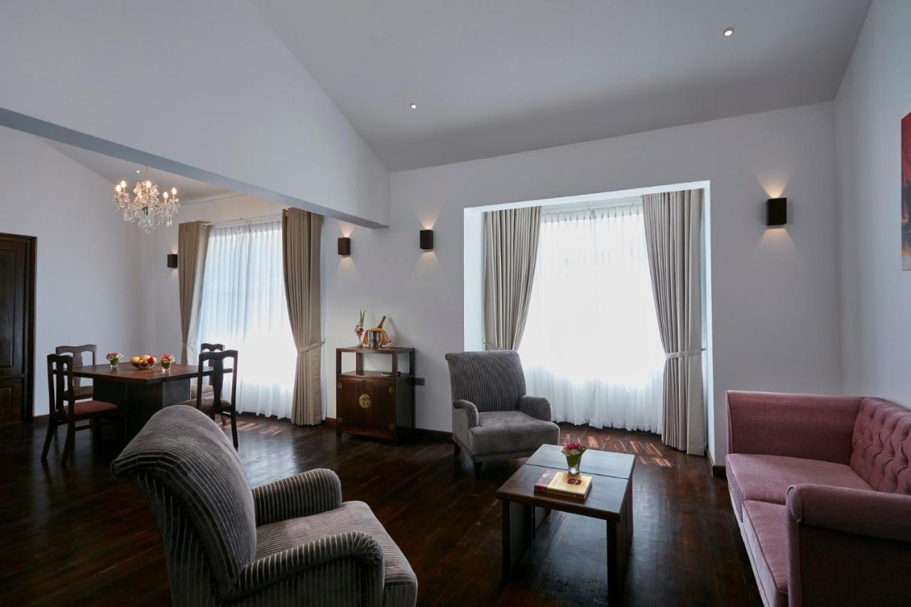 נוארה אליה Galway Heights Hotel מראה חיצוני תמונה