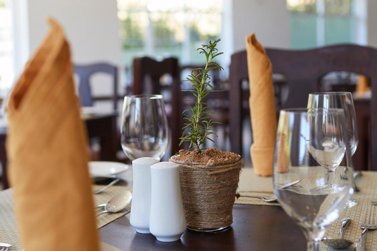 נוארה אליה Galway Heights Hotel מראה חיצוני תמונה