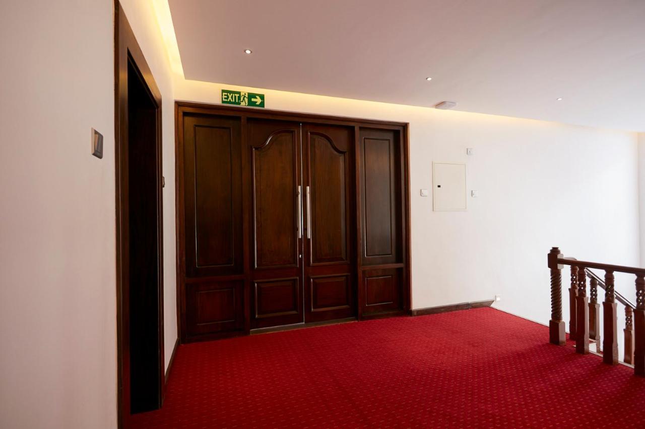 נוארה אליה Galway Heights Hotel מראה חיצוני תמונה